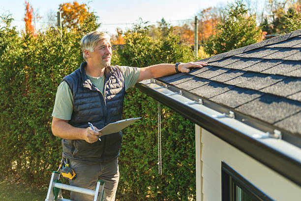 Professional Roof Repair technician working in Frankfort, IL